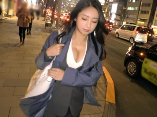 〖xvideos〗枕営業で契約勝ち取る保険営業の淫乱美女が男優相手のSEXで更にスキルアップしちゃうエロ動画がこちら