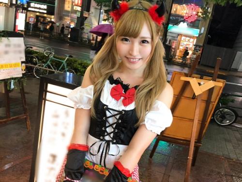 〖xvideos〗天使と悪魔は紙一重！小悪魔コスプレで路上に立つ美尻ガールズバー店員との濃厚SEX無料アダルト動画がこちら