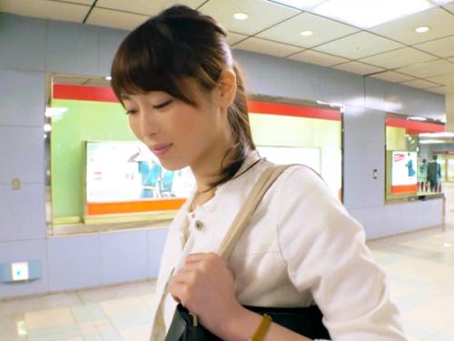 〖xvideos〗清潔感が溢れ出るお上品な高学歴美人秘書がSEXでは下品に乱れるエロ動画がこちら