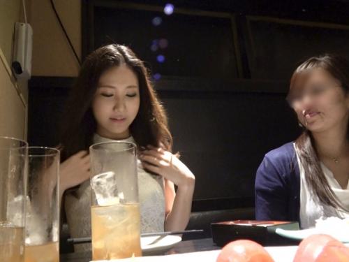 〖xvideos〗スレンダー美人のフェロモン人妻が夫以外のち●ぽで初めての情事