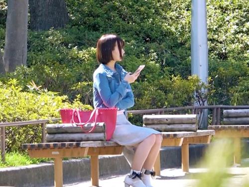 〖xvideos〗清純そうに見えてサークル仲間とヤリまくってる女子大生が男優ピストンでヒーヒー言わされちゃうエロ動画