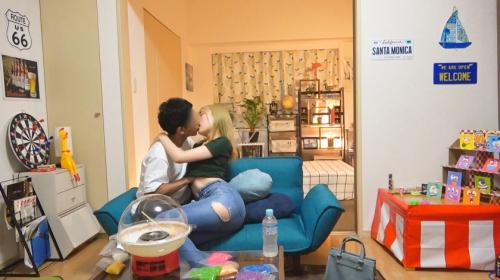 〖ドーガ〗プリンプリンしたお尻がエロい桃尻ギャルを部屋に連れ込んでSEXするエロ動画がこちら