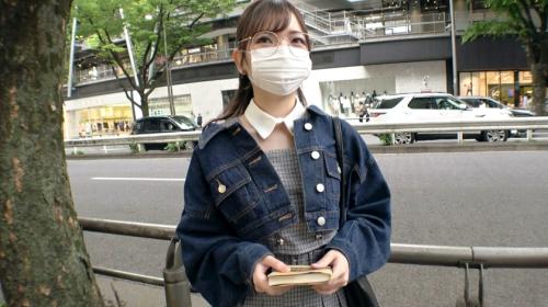 〖TXXX〗メガネがエロいほんわか系書店員美女がメスの本性むき出しでSEXするエロ動画がこちら