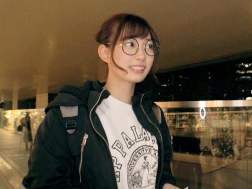 〖xvideos〗丸メガネが良く似合うパティシエ見習い絶対的美少女が顔似合わずハードなSEXするアダルト動画がこちら