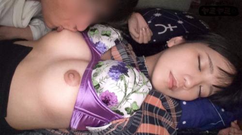 〖TXXX〗ミニスカートの飲みすぎ南国風美女を介抱してSEXするエロ動画がこちら