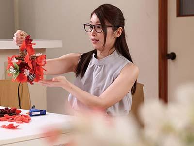 【佐伯由美香】夫に寝取られの館に連れてこられたスレンダー美人の人妻が変態男達に襲われNTRファック！