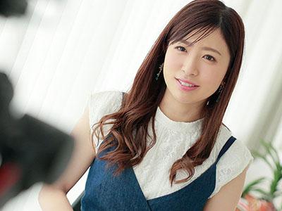 【デビュー作品】「触られるの気持ちいいです♡」天真爛漫なあざと可愛い女子アナ系人妻熟女がAVデビュー！