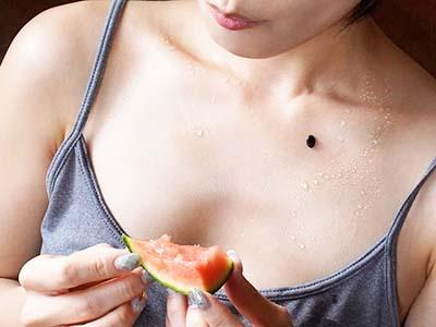 【田舎】「私のおっぱいでオナニーしてたの？」近所の美人人妻が誘惑してきたので我慢できるわけなく…