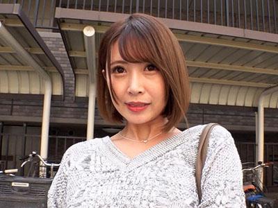 【女子大生×中出し】「オマンコ感じるぅぅぅ！」言葉巧みに水着を脱がされチンポハメられ中出しされるスタイル抜群美少女！