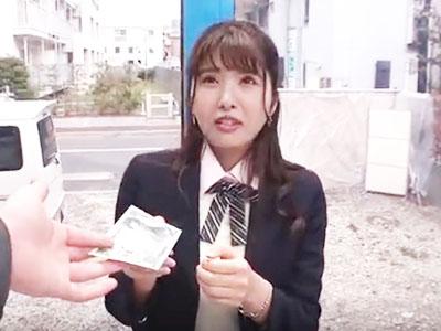【MM号×巨乳】「ディルド太いぃぃ！」お金の為に極太ディルドに跨りオマンコへ挿入する巨乳美少女の姿がエロすぎる！