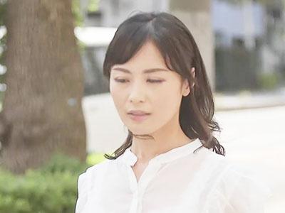 【小野寺真優】「僕、もぅ我慢できません！」母の友人である憧れのスレンダー人妻と濃厚に絡み合う絶頂セックス！