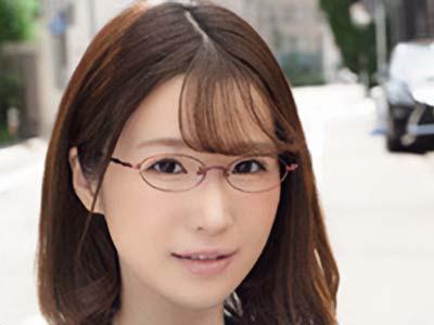 【爆乳】隣人であるめがねかけた地味な見た目の美女と中出しエッチ→脱いだら凄い巨乳のパイパン美女をハメまくる