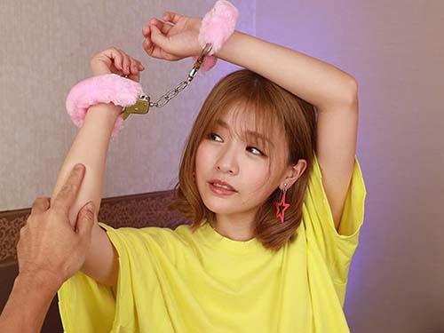 【素人ｘナンパ】「出ちゃう！ダメ♡」学校をサボっていた素人ギャル女子校生をナンパして手マンと電マでめちゃくちゃにしちゃうｗ