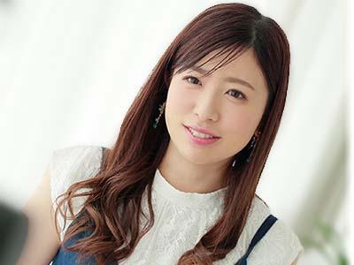 清楚な熟女人妻がAVデビュー！指マンで感じまくってねっとりフェラを披露して正常位でピストンｗ