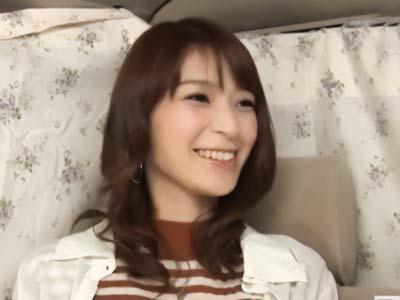 【熟女ｘ中出し】「主人のこと忘れちゃうかも♡」ナンパした素人美熟女がエロすぎ！他人棒でマンコ擦られメス汁ダダ洩れｗ