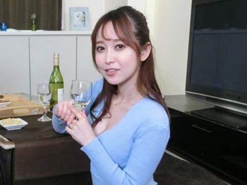 【篠田ゆう】上司の嫁を寝取り！人妻の色気に我慢できずムッチリデカ尻で勃起止まらん！