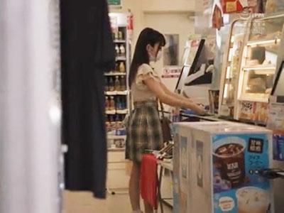 【楠有栖】「どんなSEXできるの？♡」セックスにドハマり中の淫乱美少女がデカマラ男との3Pエッチでイキまくりｗ