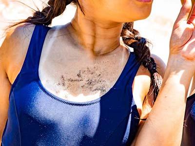 【マジックミラー号】ナンパしたスク水姿の女子校生が混浴体験→美人JKで勃起したおじさんチンポに犯される！