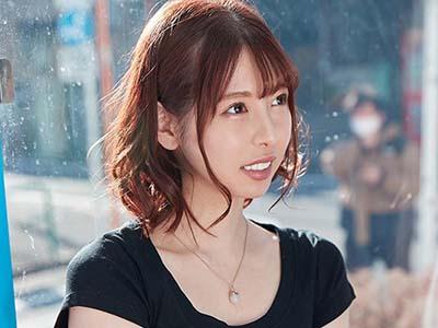 【マジックミラー号】ナンパした貧乳美女が睾丸マッサージ→勃起したデカマラに欲情した素人娘がそのままファックする