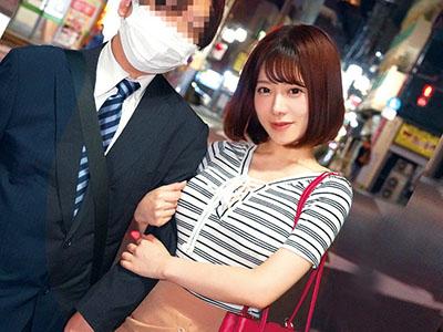 【寝取られ】「めっちゃたまっちゃってます…」半年エッチしてなくて欲求不満な巨乳美女が彼氏と電話しながら寝取られる
