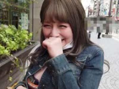 Gカップのデカ尻ビッチがＭ字開脚でマンコをくぱぁｗパイズリしたりハメ撮りしながら騎乗位で感じるｗ