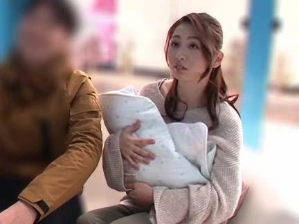【マジックミラー号】ナンパした美人人妻がお悩み相談→悩める男性を優しく素股し背徳感を感じながら中出しエッチ
