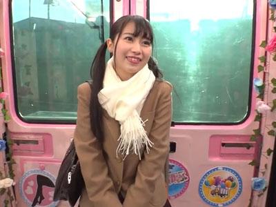 【女子高生×潮吹き】「オマンコ凄い濡れちゃうぅぅ！」黒パンスト履いたJK美少女が激しくマンコ刺激されて濡れまくる！