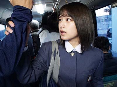 【痴女】制服姿のスレンダー美少女女子高生が痴漢してきた男を人気のない所に連れ込み溜まった精子を搾り取る