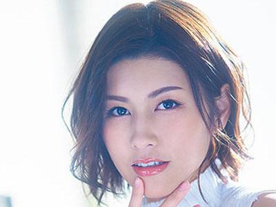 【美乃すずめ】スレンダーで巨乳のOLお姉さんは実はチンポが大好きな変態ビッチ！こんな美人に犯されてみたい！！