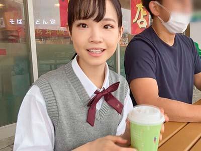 【青姦】小柄な美少女女子高生と露出プレイ→屋外で制服姿のパイパンJKをガン突きで犯して中出しフィニッシュ