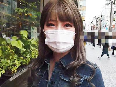 【ハメ撮り】「たくさん気持ちよくしてね♡」超際どい服装のGカップ巨乳デカ尻ギャルのパイパンマンコに大量中出し