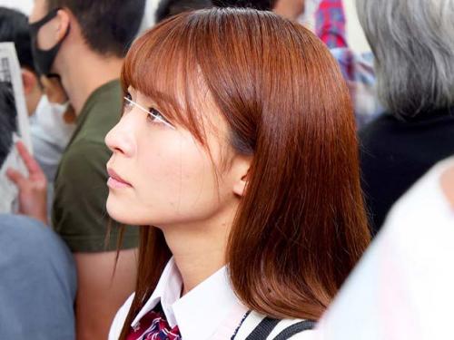 【JK】「無理やりすぎる～」狙った貧乳JKに痴漢！強制的にチンコ咥えさせナマでハメてたっぷり中出し❢