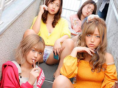 【ギャル×ビッチ】「チンポ最高ぉぉぉ！」チンポ求めて部屋にやってくるヤンキーギャルと中出しセックスする最高な生活！