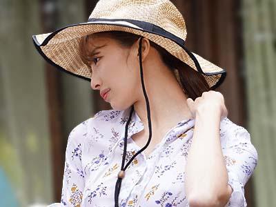都会暮らしのメンズにとってはド田舎はヤルことなさすぎ！隣家の美人人妻と汗だくで濃厚セクロスしたったｗｗｗ