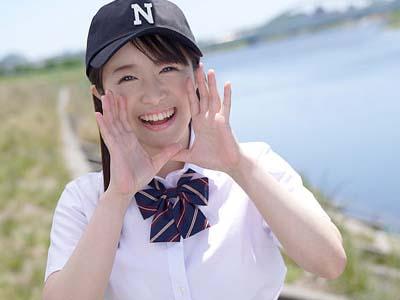 【深月めい】清楚系ビッチな巨乳野球部マネのAVデビュー作品！３Ｐでパイパン犯されてるのに終始笑顔で顔射されちゃうｗ