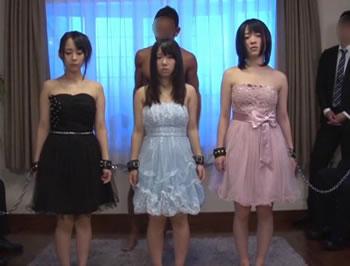 【孕ませの館 種付けプレス】鎖に繋がれた美少女たちが巨体のキモオッサンに…