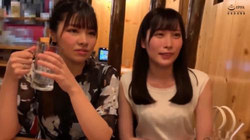 居酒屋で見つけたスレンダー美人をホテルに連れ込んでイチャラブセックス。後ろから体にしがみついてち○ぽを抜き差ししちゃう