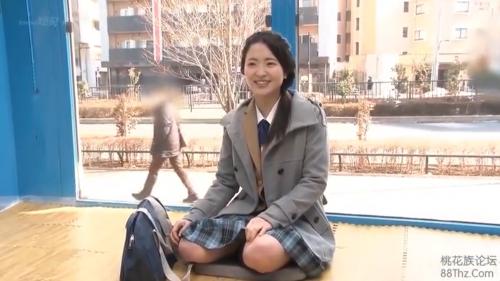 純粋そうな女子高生にMM号で膣洗浄。綺麗になったお○んこに、早速おち○ぽを入れて効果を確認していきましょう。