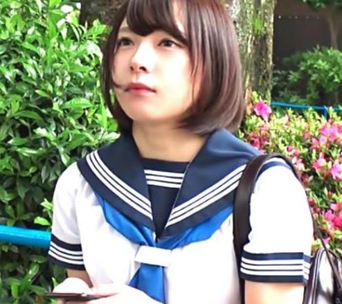 申し訳ないくらい可愛らしい女子校生と援助交際。お願いしたら生チンポをそのまま挿入中出しさせてくれた。
