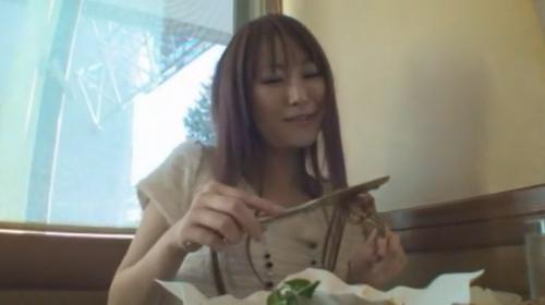 スタイルの良いスレンダーギャルにエッチな網タイツを履かせて、開いた股間の部分からち○ぽを挿入しちゃう。
