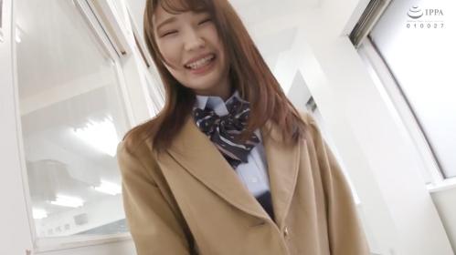 学校内にセックスフレンドの居る最高の学園生活。他の生徒に隠れてイチャイチャ。トイレの個室でこっそりち○ぽを挿入しちゃう。