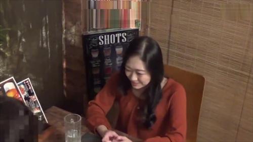『素人』一人で淋しく飲んでいる人妻は落ちる可能性が高い。よく聞く定説は本当に真実なのか。ガチンコで検証しその結果を一方的にAV化！無許可の！