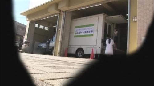 『中出し』今回の舞台は都心のオフィス街で有名な西新宿！昼休憩中のオフィスレディに「無料検診」と声を掛け、検診車に改造したマジックミラー号で連！