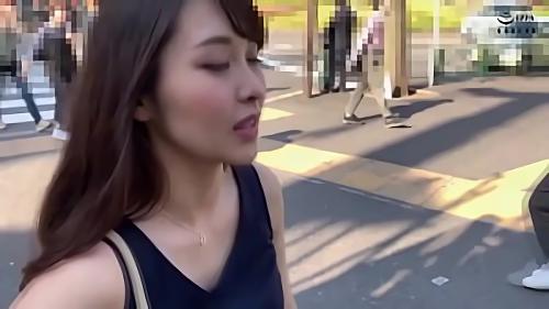 『素人ホイホイ』声を掛けたら冷たい目で一蹴されそう…！そんな「手の届かない美人感」溢れる6名の痴態をお送り。すました顔で、オシャレな服で、日々の精！