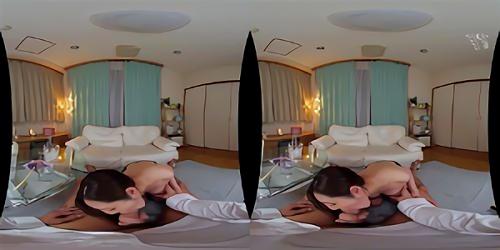 『人妻』皆テレワークなのに、僕は上司に仕事を押し付けられ孤独な社内勤務。でも偶然訪れた先輩のみのりさんが「この後うちで飲もうよ」と誘ってく！