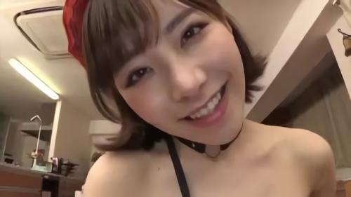 『美少女』美人で照れ屋な俺の彼女が宅コスレイヤーだった！？彼女のえいみはスマートで美人で巨乳な至極の彼女。そんな彼女にも秘密があった。それは！