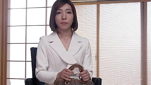 『三十路熟女』「全身性感帯なので体のいろんなところを触って欲しいです」…ゆっくりと念入りに発する言葉のひとつひとつが方言好き男子の股間をくすぐる！