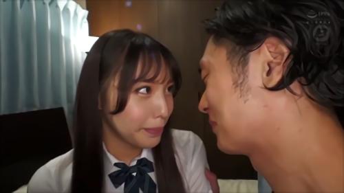 『Cカップ』彼女は接吻にも顔を赤らめるほど極度の恥ずかしがり屋。Hもあまり積極的ではなかった。それなのにある日を境に彼女はどんどん変わっていっ！