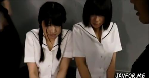 『女子校生』みくるとこはるは女子校生。「レート、○浜港第三埠頭、フタマル・ヒトゴー」このメールが二人を地獄へ招待しました。世の中理不尽な事が多！