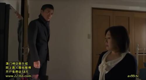 『熟女』恵美は数日に渡り地下に監禁、売春を強要された。犯人逃走後、救出された恵美だったが、心には深い傷跡が残ってしまう。それから二年が過ぎ！